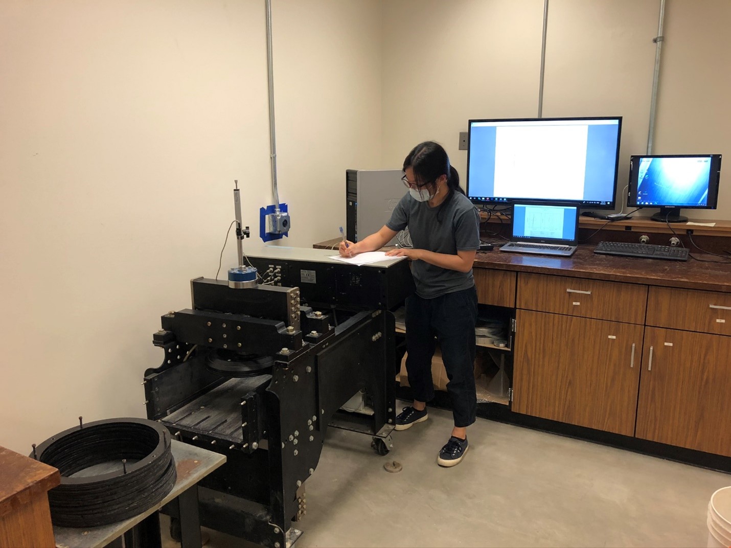Large Diameter Cyclic Simple Shear Device Up and Running in UC Berkeley Geotechnical Laboratories